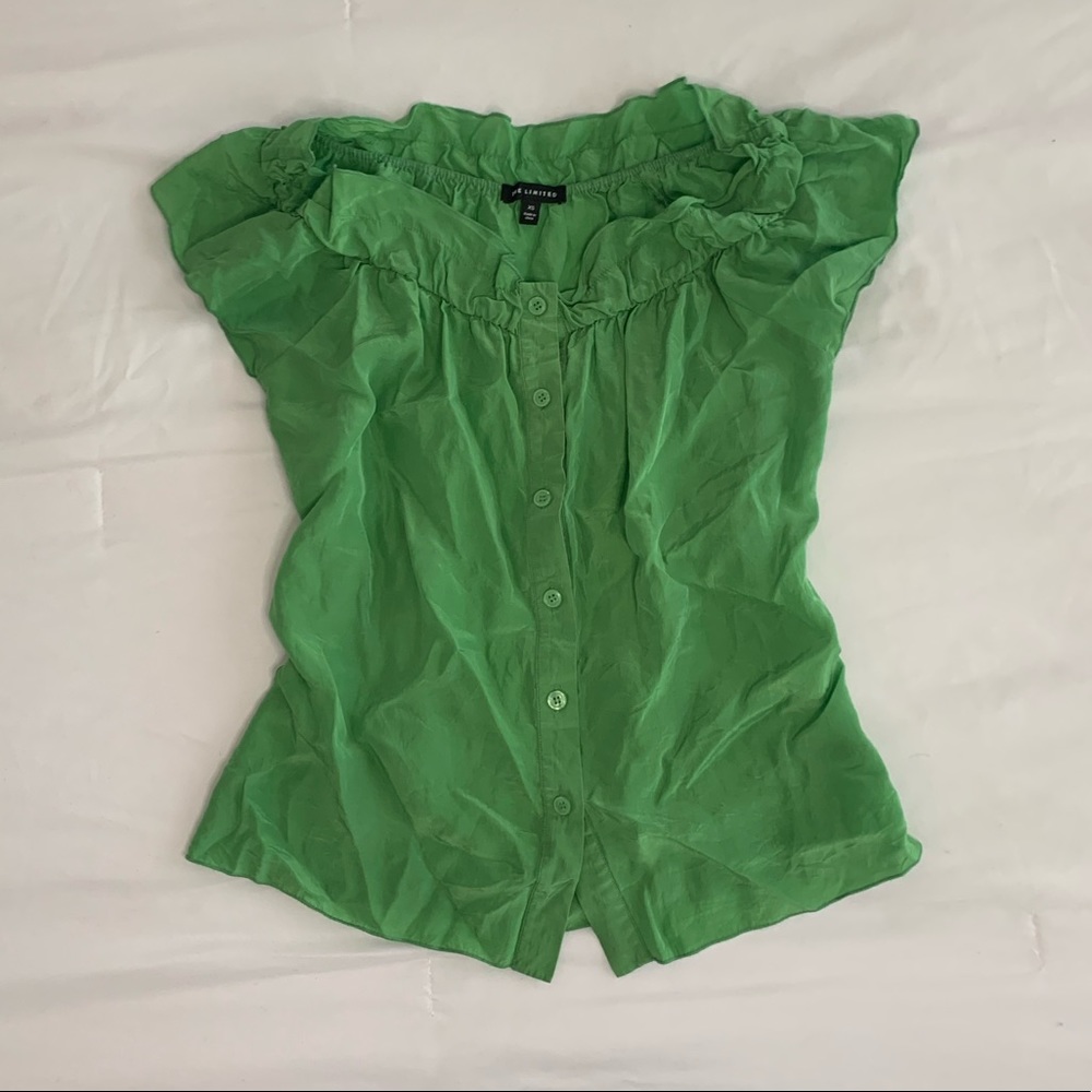 GREEN RUFFLE BUTTON UP TOP